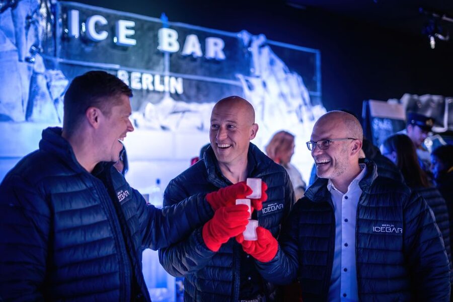 Berlin: Icebar Entrance with Complimentary Drinks - What the Berlin Icebar experience is really like