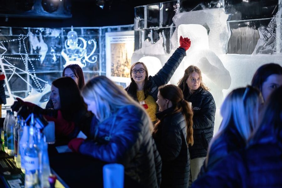 Berlin: Icebar Entrance with Complimentary Drinks - The short Hansa story before the cold room
