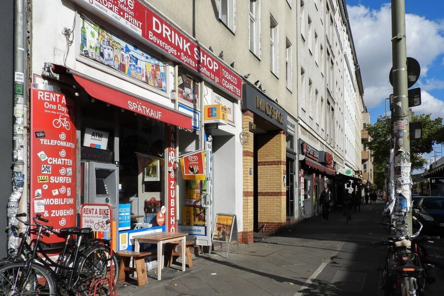 Berlin: Kreuzberg Guided Walking Evening Tour - Why Kreuzberg works so well after dark
