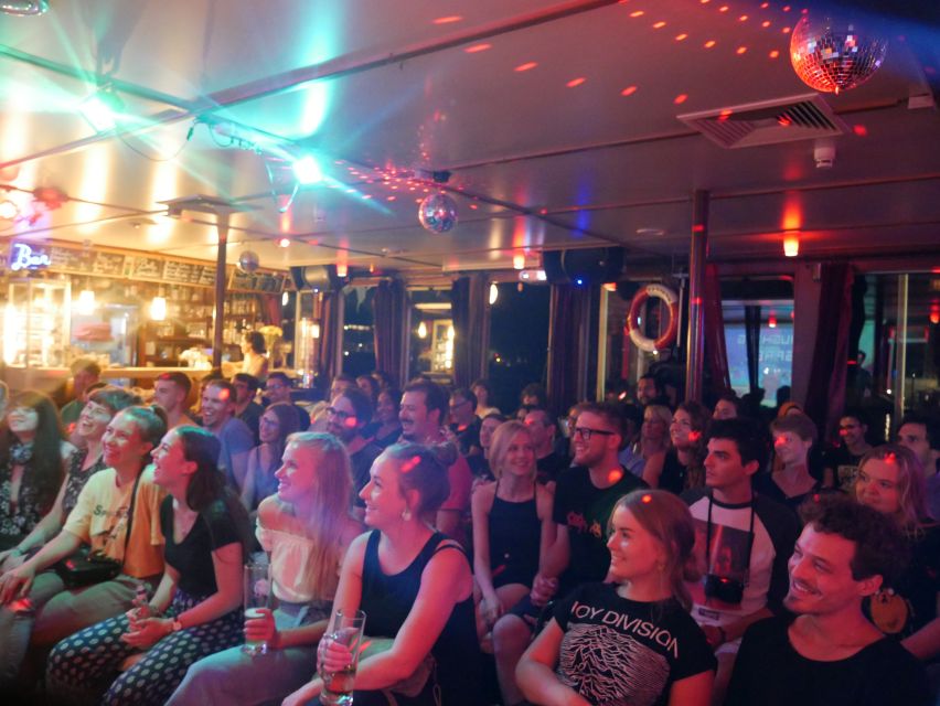 Berlin: Laughing Spree Comedy Show on a Boat - A comedy club with a Spree-side setting