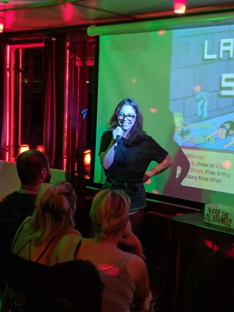 Berlin: Laughing Spree Comedy Show on a Boat - Drinks, the welcome shot, and the social side