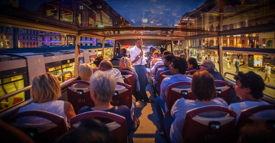 Berlin: Live-Guided Evening Sightseeing Tour by Open-top Bus - East Side Gallery and Oberbaum Bridge