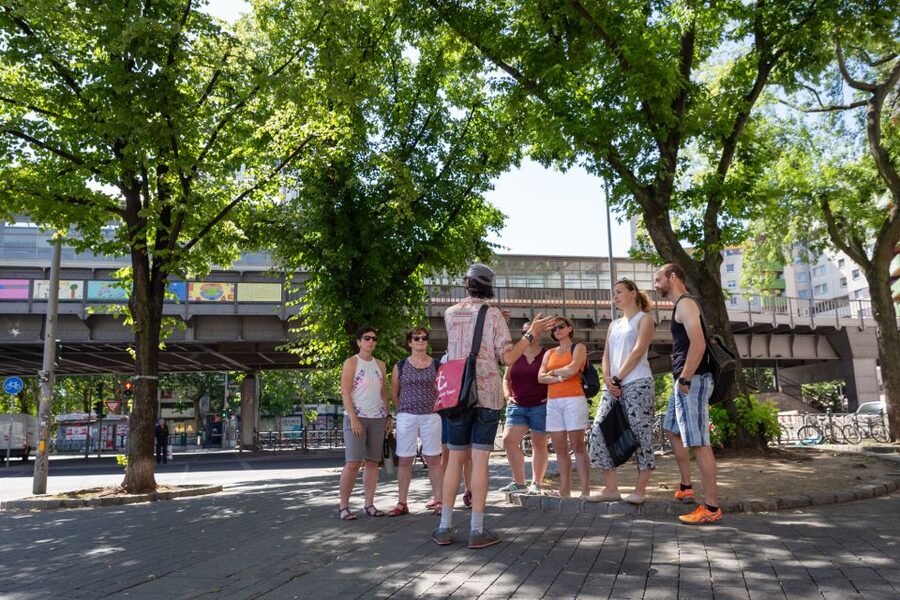 Berlin: Mitte Culinary Food Tour - Starting among the courtyards of Hackesche Höfe
