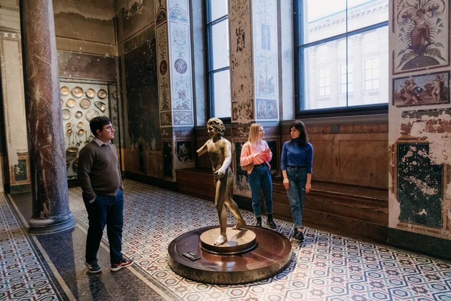 Berlin: Neues Museum Entry Ticket - Using the audio guide well