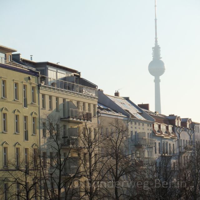 Berlin: Prenzlauer Berg District Guided Walking Tour - Starting along Schönhauser Allee