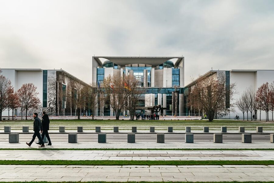 Berlin: Reichstag, Dome and Government District Guided Tour - Timing, cancellations, and changing access