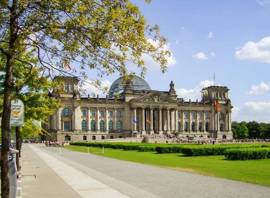 Berlin: Reichstag, Plenary Chamber, Cupola & Government Tour - The government district and its modern parliament buildings