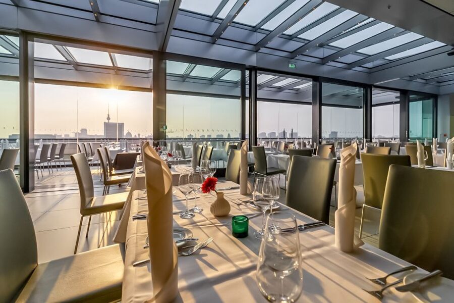 Berlin: Rooftop Dinner at the Käfer Restaurant Reichstag - Who should book Käfer at the Reichstag?
