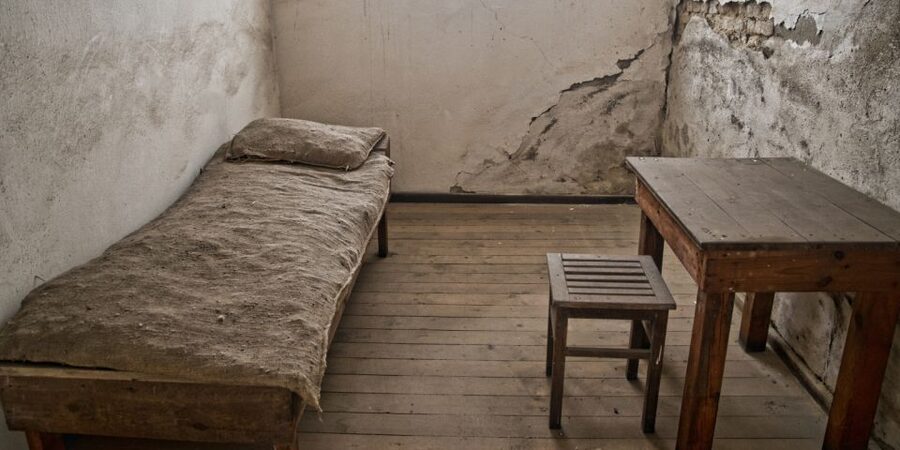 Berlin: Sachsenhausen Concentration Camp and Potsdam Tour - Who should book this tour