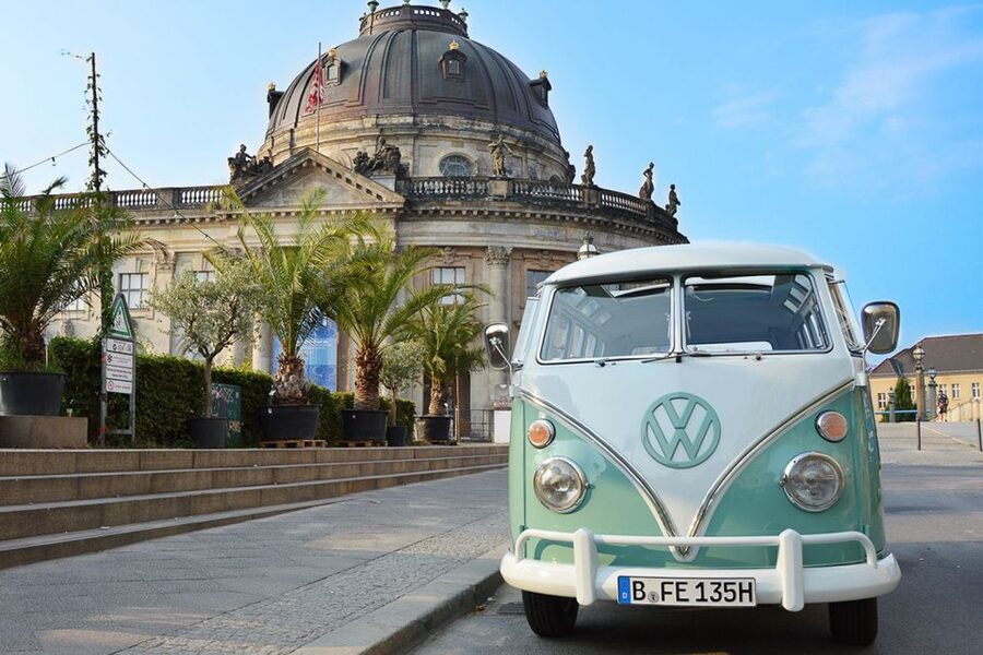 Berlin: Sightseeing Tour in Classic Volkswagen T1 Samba Bus - Why the VW Samba bus changes the sightseeing experience