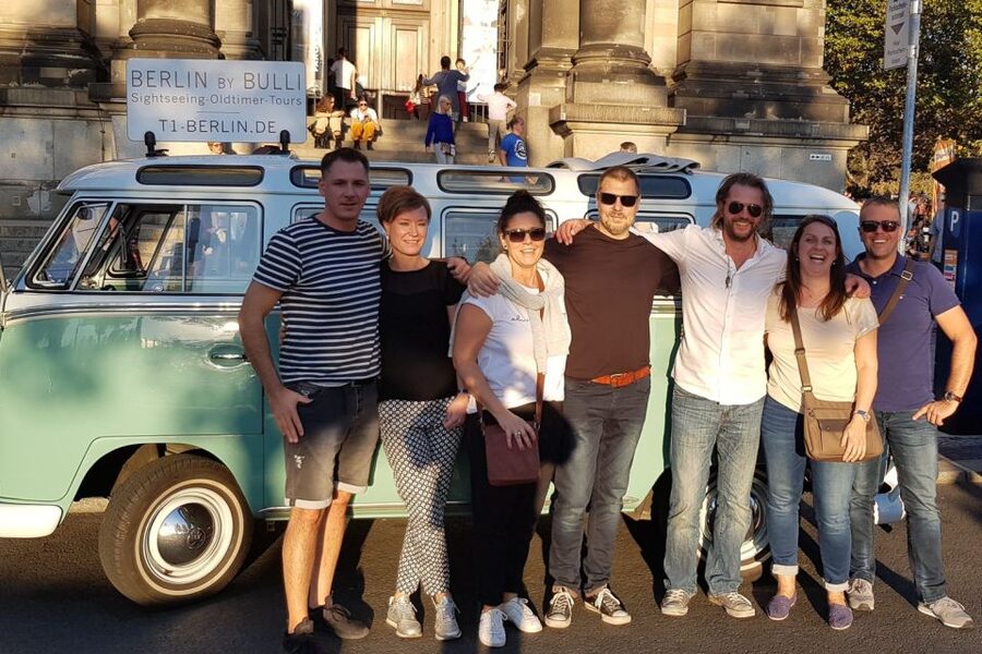 Berlin: Sightseeing Tour in Classic Volkswagen T1 Samba Bus - From Bellevue Palace to Kurfürstendamm