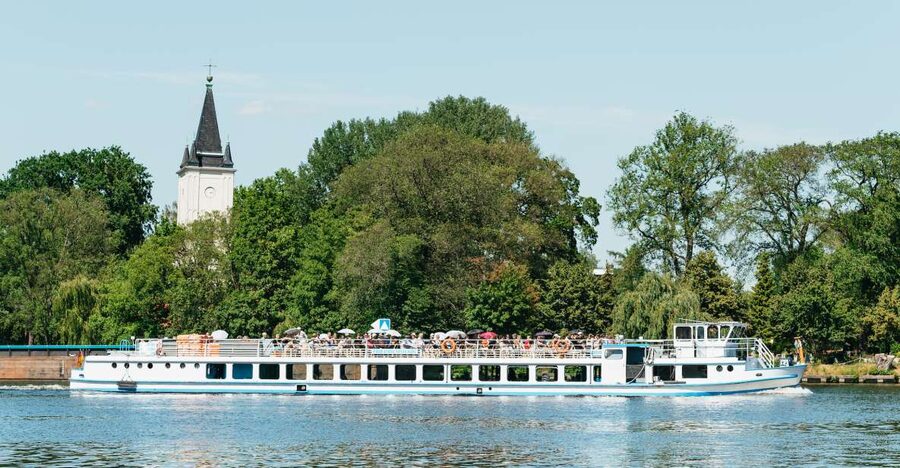 Berlin: Spree Boat Tour to Müggelsee - Köpenick adds history without a formal walking tour