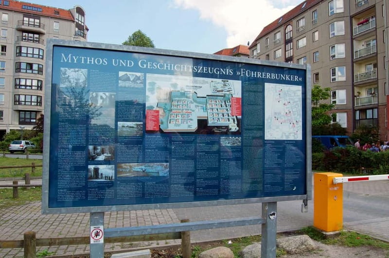 Berlin: Third Reich, Hitler, and WWII Walking Tour - The Reichstag and Brandenburg Gate at the war’s end