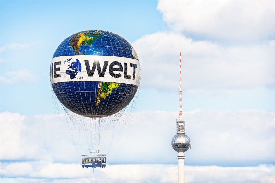 Berlin: Ticket for World Balloon with Perfect View - A Balloon Above Checkpoint Charlie