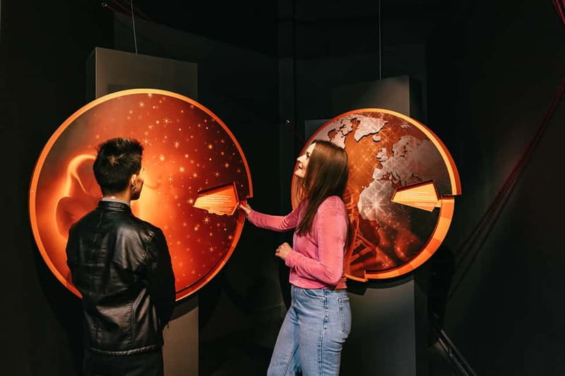 Berlin: Tickets for the BODY WORLDS Museum in Berlin - Start with the skeleton, then see how the body moves