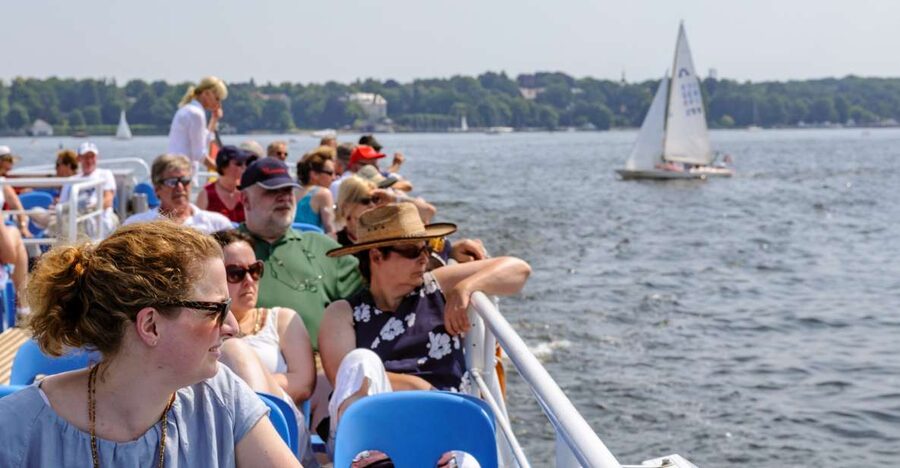Berlin: World Heritage Cruise to Potsdam - Palaces and Prussian history from the water