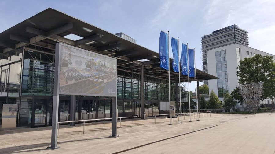 Bonn: Former Government District Private Tour - Walking Adenauerallee toward the political heart