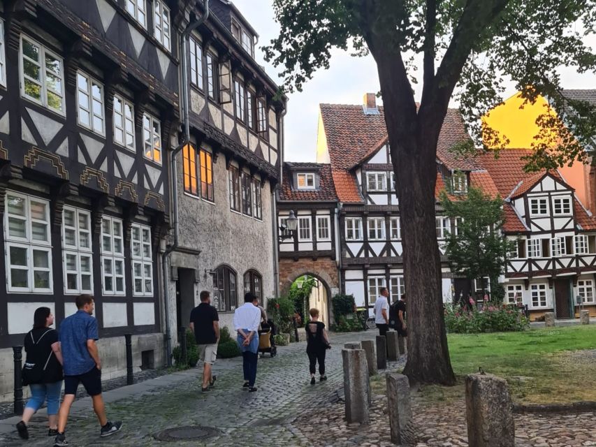 Braunschweig: Guided Walking Tour with Food Tastings - Key points to know before booking