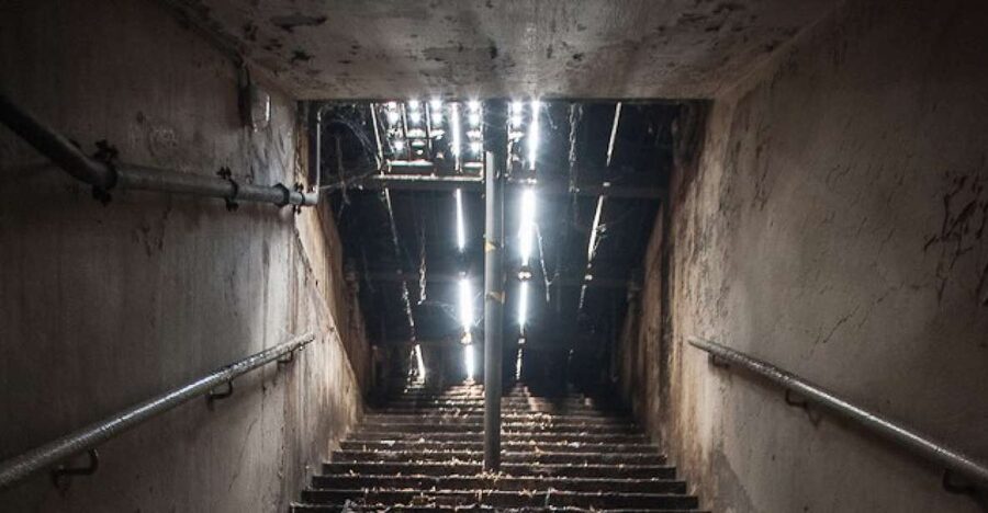 Bremen: Underground Guided Tour - Bunkers beneath the ramparts and Church of Our Lady