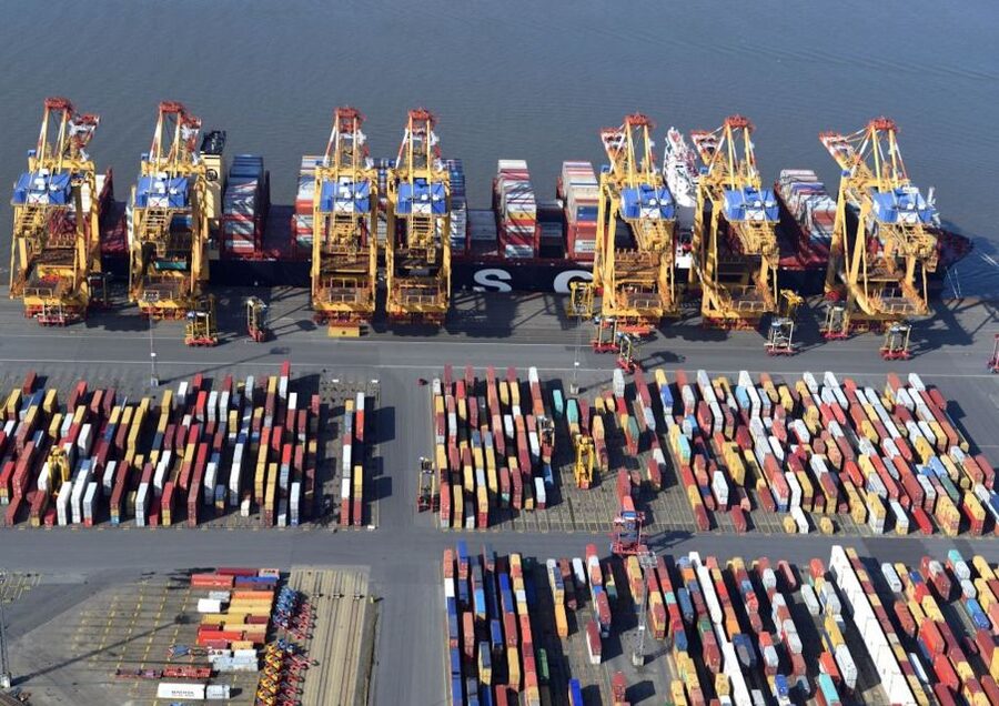 Bremerhaven: Harbor Bus Tour - Havenwelten brings the port story into focus