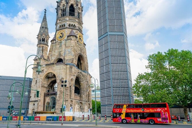 City Sightseeing Berlin Hop-On Hop-Off Bus Tour - The Classic route from KaDeWe to the Brandenburg Gate