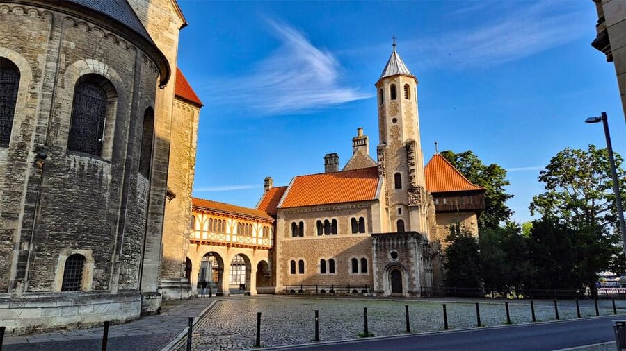 City tour Braunschweig: diverse and full of surprises. - Platz der Deutschen Einheit and the city’s modern identity