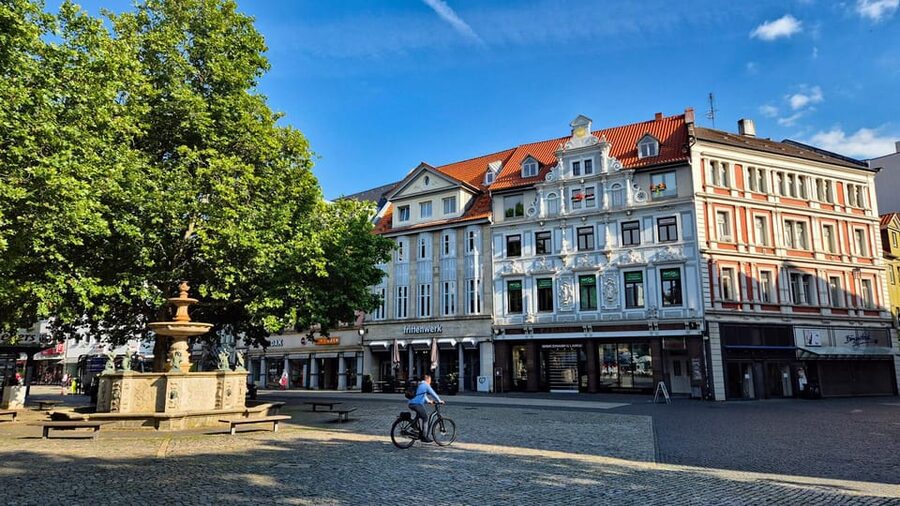 City tour Braunschweig: diverse and full of surprises. - The Ringerbrunnen and the route to Kohlmarkt