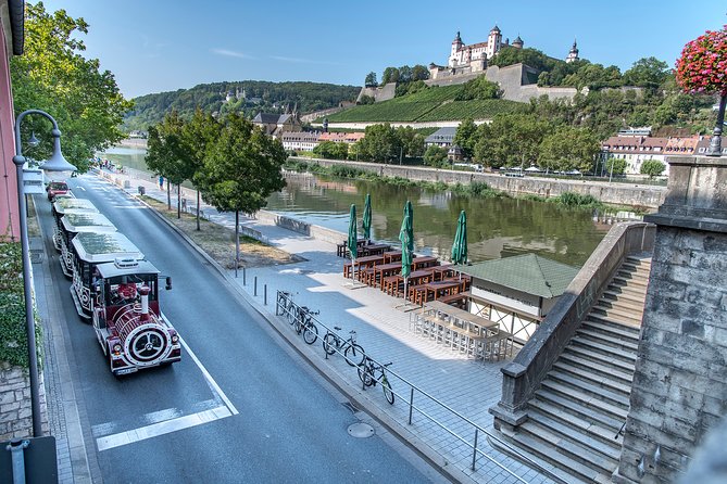 City tour through Würzburg with the Bimmelbahn - Who should take the Bimmelbahn