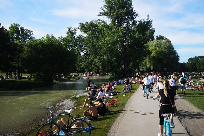 Classic Mike's Bike Tour daily @ 11.30 incl Beer Garden & Surfers - One hour through the English Garden