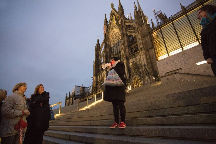 Cologne: 1.5-Hour Comedy Bus Tour - Who will enjoy this most