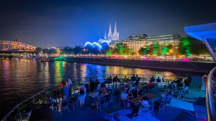 Cologne: 2-Hour Evening Cruise on the Rhine River - Music, mood, and the missing narration