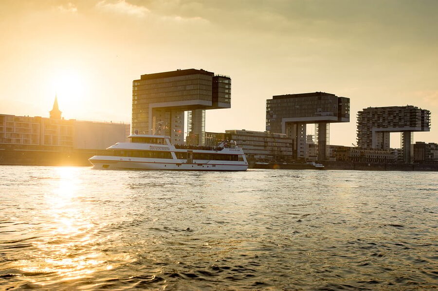 Cologne: 2-Hour Evening Cruise on the Rhine River - What the main sights are like from the water
