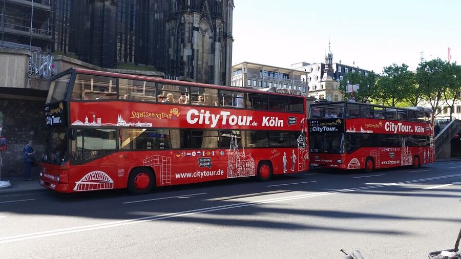 Cologne: 24h Hop-On Hop-Off Sightseeing Bus Ticket - Choosing the best seat and handling the audio