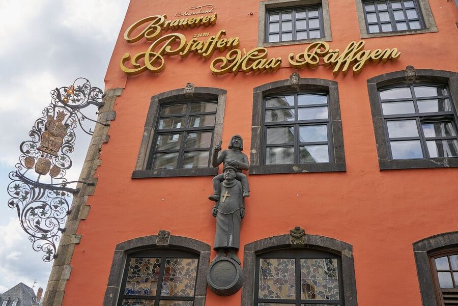 Cologne Cathedral and Old Town Tour with 1 Kölsch - Fountains, legends, and Cologne’s local character