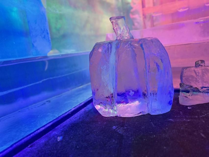 Cologne: IceBar Entry Ticket with Drinks - The warm bar comes first