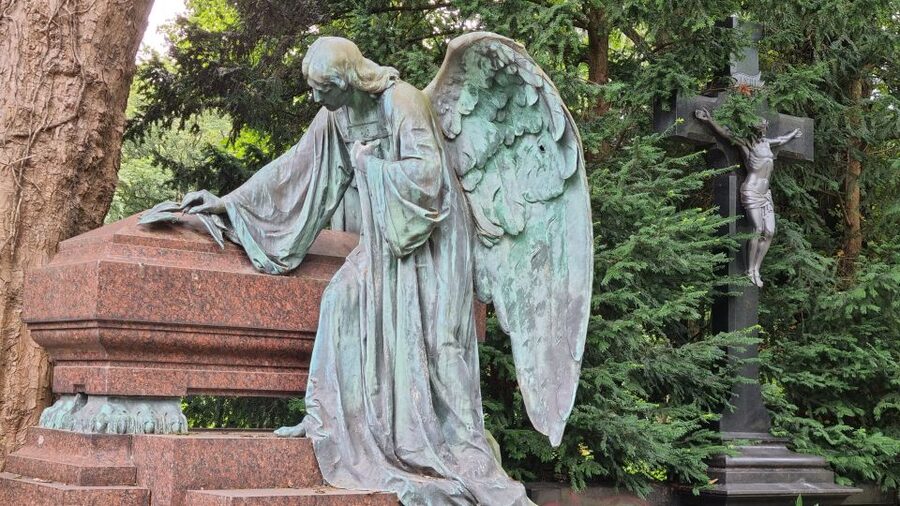 Cologne: Melaten Cemetery Celebrities and Curiosities - Tombs as architecture, sculpture, and social history