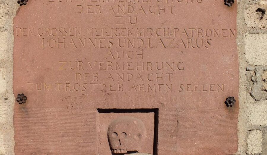 Cologne: Melaten Cemetery Life, Love and Death Tour - Language, children, and the right kind of audience