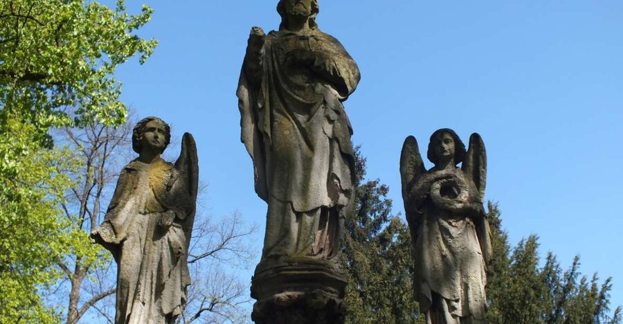 Cologne: Melaten Cemetery Life, Love and Death Tour - Tombs, monuments, and the people behind them