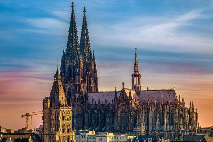 Cologne: Old Town Highlights Walking Tour - Pace, weather, and walking comfort