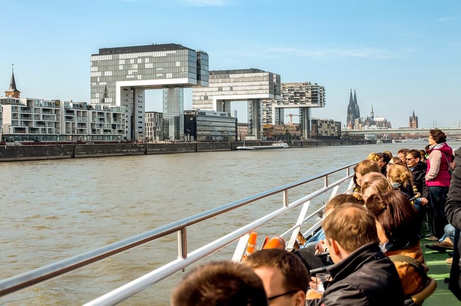 Cologne: Panoramic City Cruise - From chocolate museum to Rheinauhafen