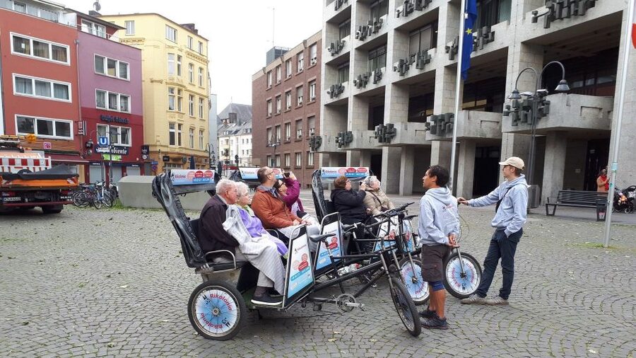 Cologne: Rickshaw Sightseeing Tour - Cologne Cathedral, the city’s great first impression