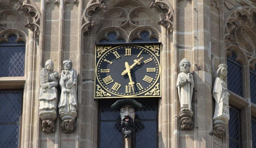 Cologne: The Night Watchman Old Town Walking Tour in German - A German tour that rewards language confidence