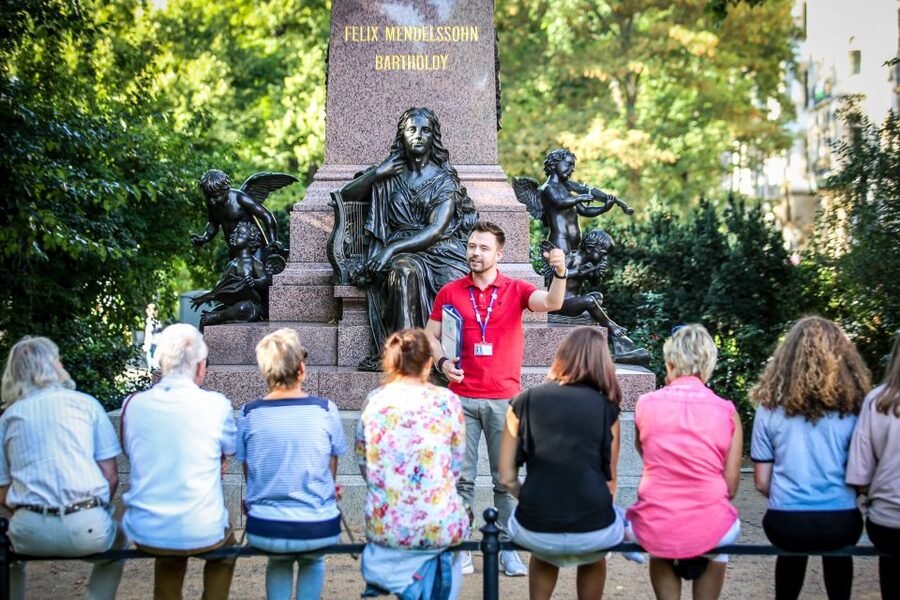Combo Tour in Leipzig: Guided City Tour & City Sightseeing - Why the walking and bus combination works