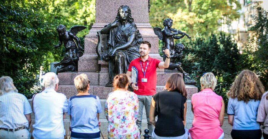 Combo Tour in Leipzig: Guided City Tour & City Sightseeing - St. Thomas Church and Leipzigs musical identity