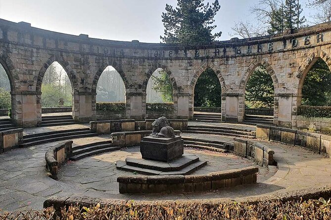 Digital scavenger hunt around Wittringen Castle in Gladbeck - Value at $46.14 per private group