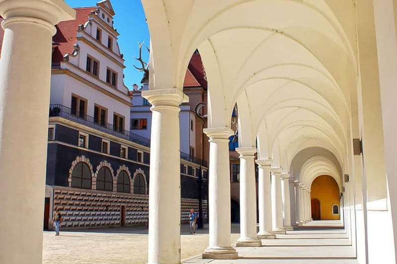 Dresden: City & Semperoper Guided Walking Tour - How the 170-minute schedule works