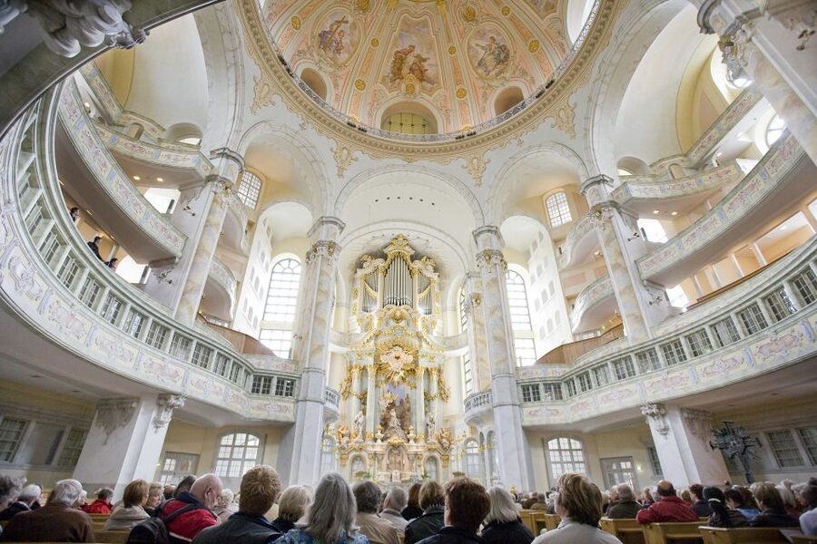 Dresden: Complete Walking Tour with Frauenkirche Visit - Neumarkt, Stallhof, and Fürstenzug