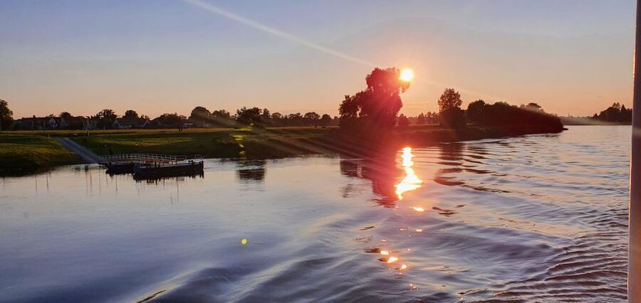 Dresden: Evening River Cruise with Dinner - Why Dresden looks different from the Elbe
