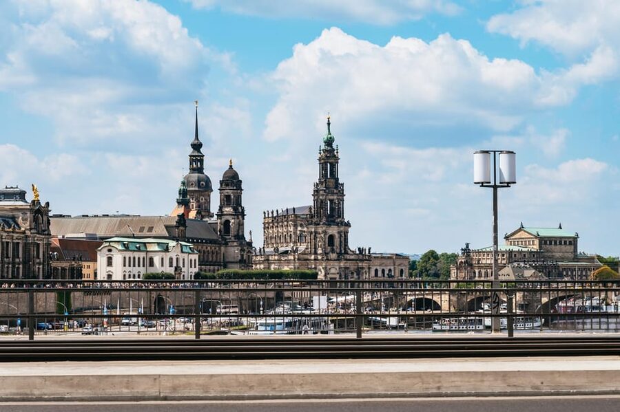 Dresden: Guided Sightseeing Tour in Classic Trabi Car - The Frauenkirche, Zwinger, and Semperoper