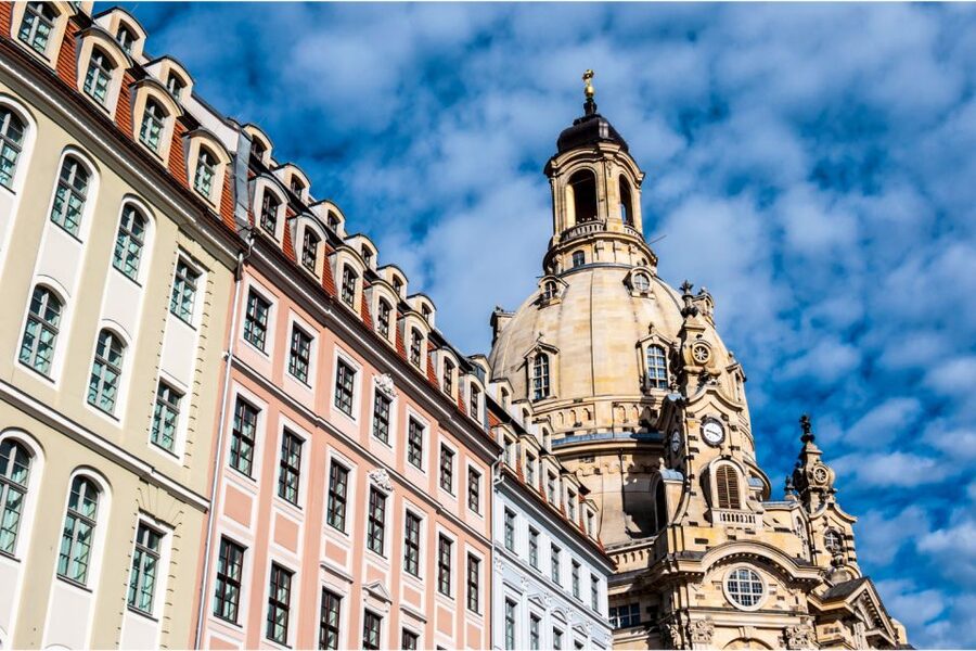 Dresden: Old Town Self-Guided Scavenger Hunt Tour - How the 11-envelope system works